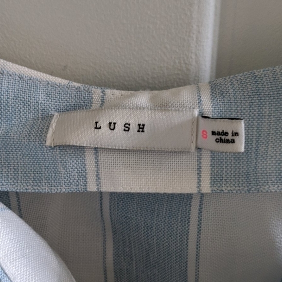 Blue and White Vertical Stripe Crop Tank Top - Picture 3 of 3